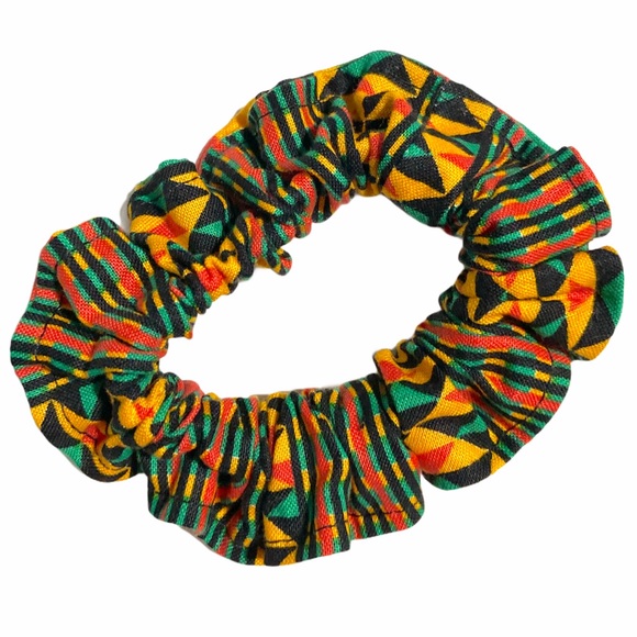 Handmade Scrunchies 4 Pieces Mixed Colors And Fabrics 2 Small and 2 Large - Picture 4 of 11